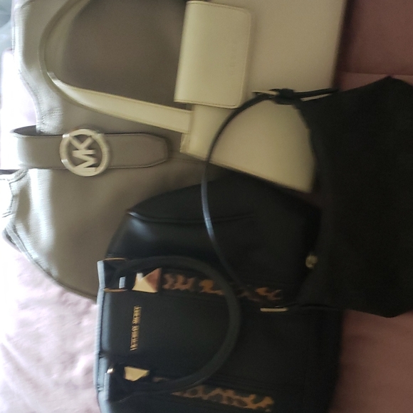 Designer Purses - Picture 2 of 2